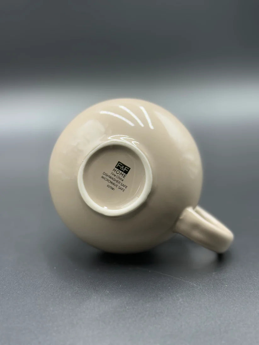 🍷 SHH, There’s Wine in Here Mug